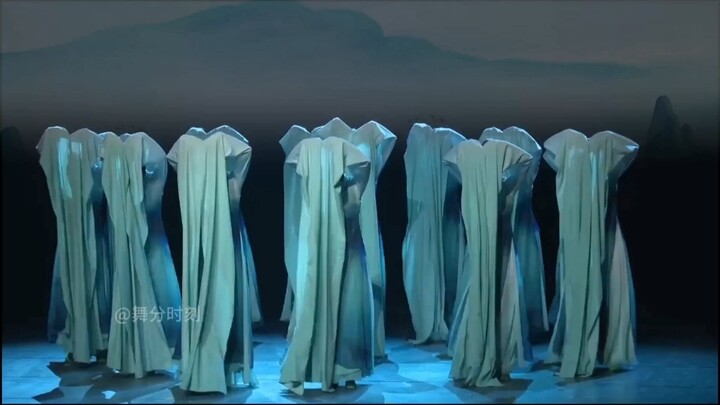 It's not the water moving, it's the sleeves; it's not the waves flowing, it's the body flowing.