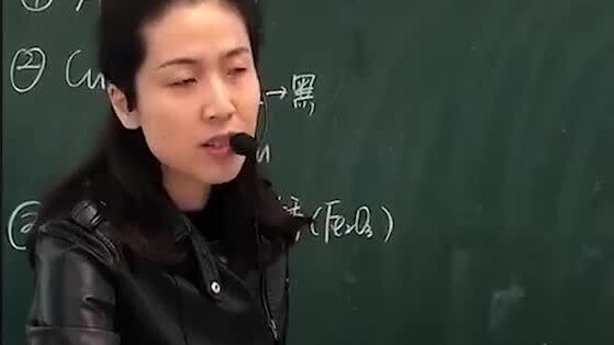 A female teacher became famous for burning her wedding ring during an experiment class. Her motive m