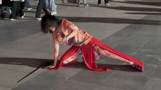 صادفت الأخت دياو تشان في طريق العودة من المدرسة! بتكليف من والدي، قمت بتفرقة تونغ تشو وابنه ليو بي. 