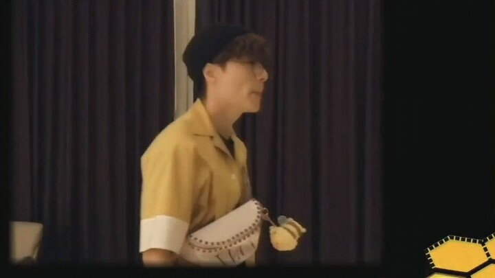 จาง อี้ชิง ฮันนี่ อี้ชิง การสอนออนไลน์