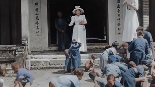 【4K 60fps】Real footage of a French noblewoman in 1900 throwing coins at young children, treating the