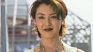 Hình dạng Titan thăng thiên của Kamen Rider Kuuga xuất hiện