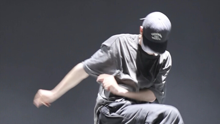 都说newjeans新歌会惩罚每一个没跳过hiphop的人