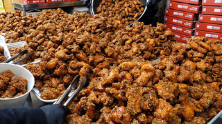ตลาดกวางจัง / ไก่กระเทียมทอด - อาหารข้างทางเกาหลี