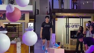 Dàn mỹ nam đất Thái khỏe khắn và thu hút trong sự kiện ra mắt BST ASICS SPRING SUMMER 23