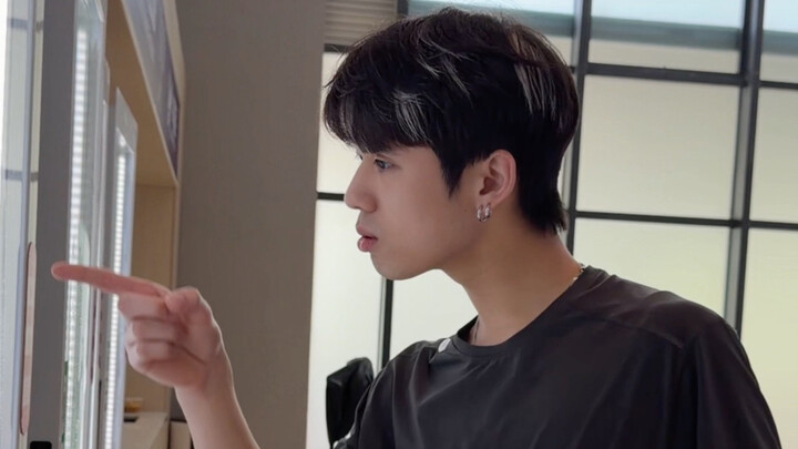 A fridge full of drinks on the court – stay safe!