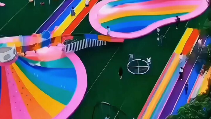 เพื่อนที่เชื่อในแสงสว่างได้รับเชิญให้เข้าร่วมอาณาจักรแห่งแสงสว่าง คุณจะไปไหม?
