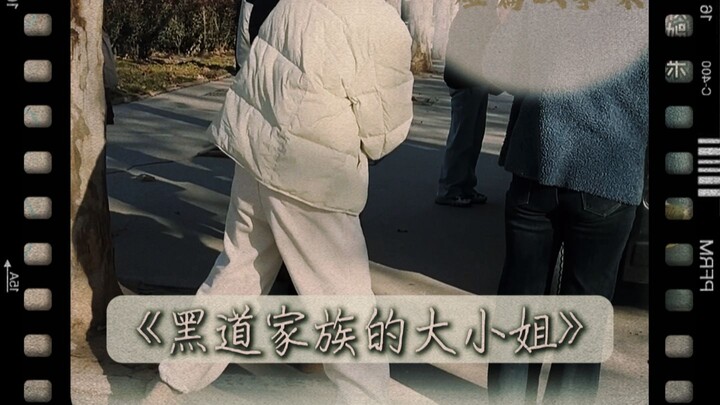 في اليوم الذي انطلق فيه المركبة شينوو إلى الفضاء، تورّطتُ في قضية سرقة رسوم الصف، لكنني اكتشفتُ سرّ 