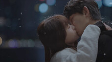 Yu Zhou Zhong Xin|26 Kisses|If we don’t kiss each other in the eternal night, the moonlight will be
