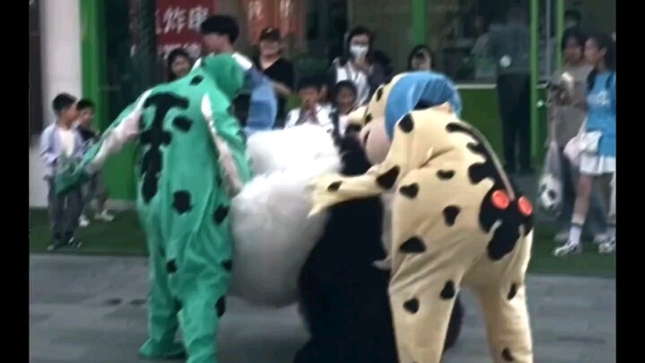 ภายใต้หน้ากากคือหน้ากากที่งดงามยิ่งกว่า