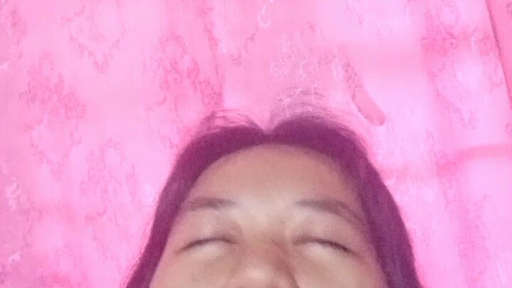 Scroll lang ng Scroll! like ka rin pag may time😊