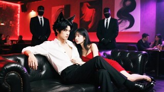Gadis dikhianati lalu cerai, jadi pelayan CEO, CEO dingin jatuh cinta padanya dan ingin menikah!