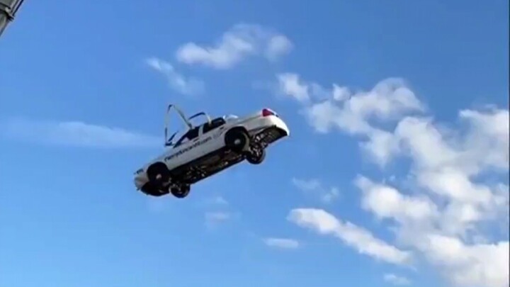 บนทางด่วนเปิดกระจกรถ แต่ตอนจบกลับเกินกว่าที่คาดคิด