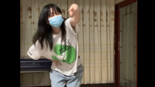 Ibu sedang tidur zzz jadi mulailah menari, Komandan!