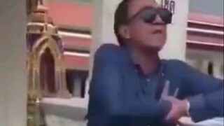 تذكر أن تصرخ "باجا يالو" عندما ترمي القمامة في الخارج