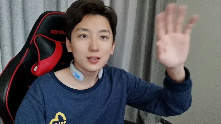 Halo semuanya, saya Xinyi yang keren dan terkenal di seluruh dunia sebagai Hou Yi!