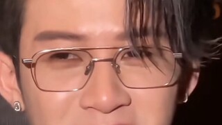 Tình yêu không có giải pháp, ký ức không có giải pháp, khao khát không có giải pháp, liều thuốc giải