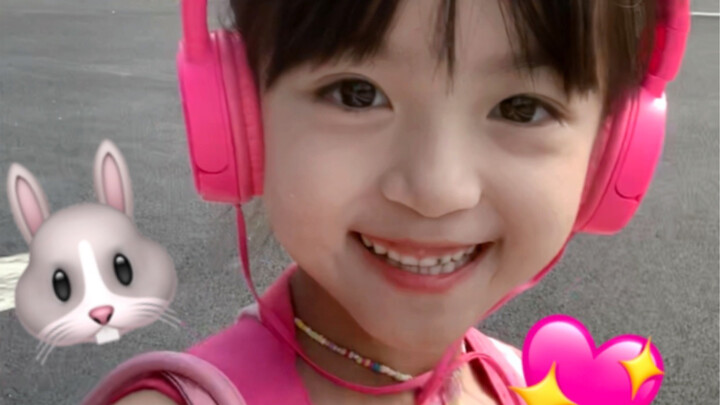 ลูกสาวแต่งตัวโดปามีนด้วยตัวเอง!