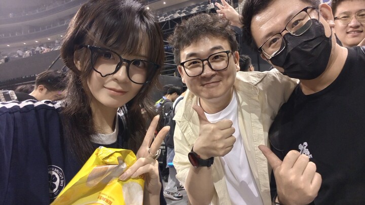 Saat aku mengajak teman yang belum pernah main Ming Chao menonton konser musik Ming Chao! Pemain pem