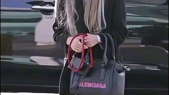 Mai idol lalisaforever❤😘