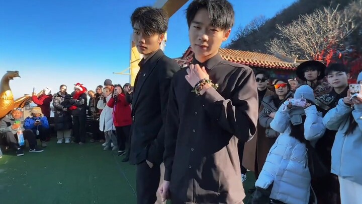 Something you’ve clung to for too long might never have had any real meaning to begin with… # Feelin