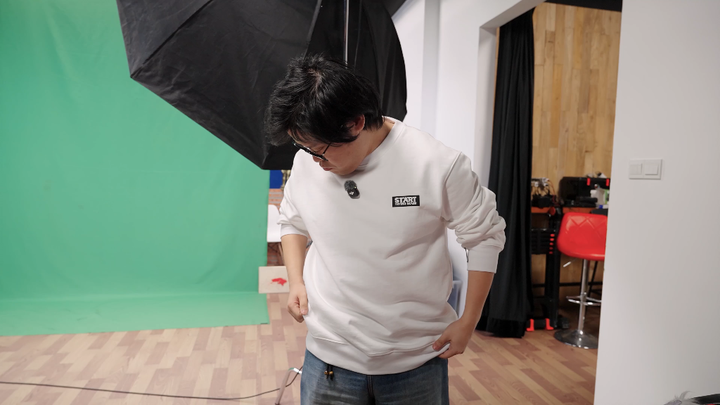 ماذا يعني أنّ الشّخص الصغير بات يرتدي ملابس؟