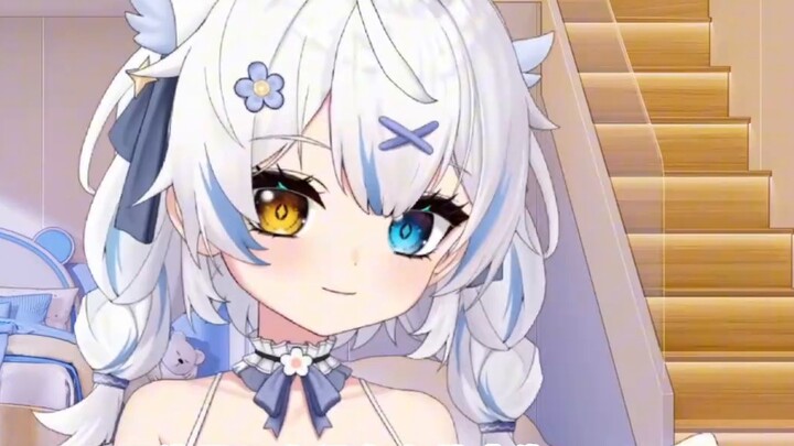 No one told me that the men's restroom is full of girls! ! ! !