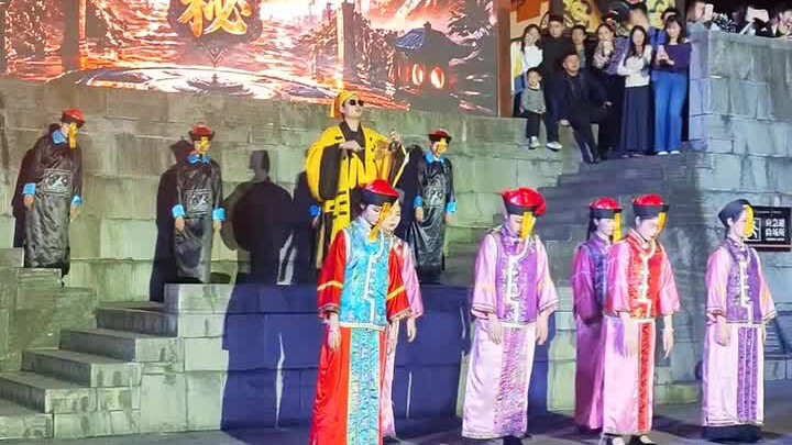 #QianzhouAncientTown #EatDrinkHaveFunInQiancheng   Come to the ancient town and check in to see zomb