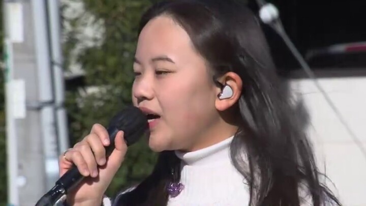 Japanese street singing ~ "Dream をかなえてドラえもん" まお (cover) Higashikata tree