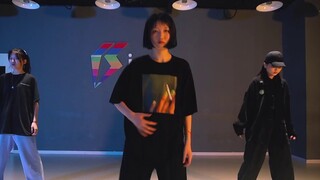 Bulan yang kau kira tak seperti yang kau kira hhh Sumber lagu Radio TExxv