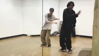 大师时刻 | Jazzy J给Jenes上小课~跟世界公认的下盘武功第一人学Popping，原来是酱紫滴......