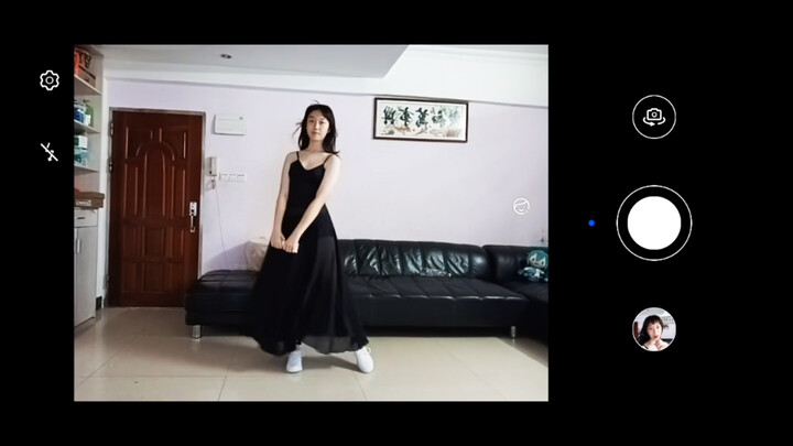 Funny Dance | Dancing In The Living Room