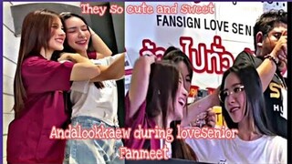 Andalookkaew_They can't let go of their hands at the love senior fan meet ❤️