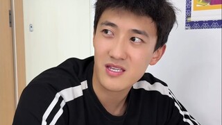 ฟางไข่ถูกลงโทษให้ออฟไลน์ แล้วยังมีคนจัดการเงินอีกคนหนึ่งมาอีกเหรอ? ยังคิดจะหาเงินจากเพื่อนๆ อีกเหรอ?