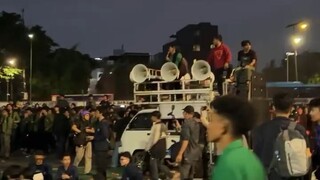 [LIVE] Aksi Tolak UU TNI di Area Gedung DPR _ Live Connect-7SiRHWCkYTM