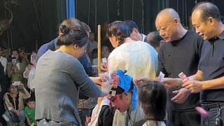 การให้ของขวัญสุดเหิมในชีวิตจริง จบการแสดงฉากเดียว ก็เปิดซูเปอร์มาร์เก็ตได้เลย