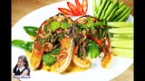 ลาบปลาแซลมอน หนังกรอบ : Spicy Salmon Salad (Laab Salmon) l Sunny Thai Food