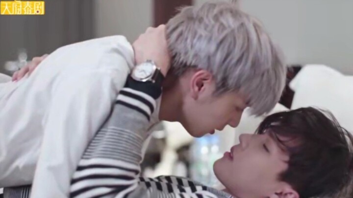 【此刻我需要你】小受醉酒非要拉着小攻陪他睡觉，各种撒泼恳求简直不要太搞笑！