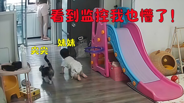 Aku memasak selama setengah jam, ternyata si kucing malah menonton anak-anak sendirian selama seteng