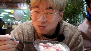 Akhir-akhir ini terlalu banyak makan ayam goreng dan burger, sekadar makan pencuci mulut sederhana u