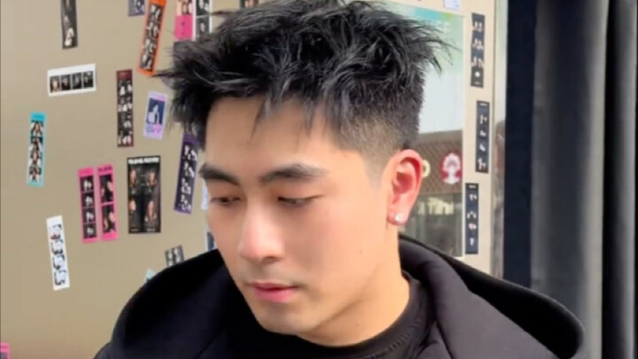 Aku lagi bikin onar di Zhongshan!