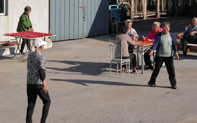 Ke depannya, kalau keluar malam, jangan pakai baju ini lagi!