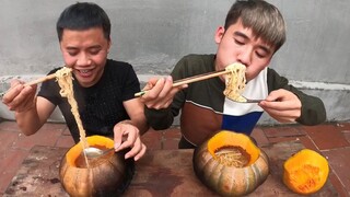 Hưng Troll _ Lần Đầu Nấu Mì Tôm Trong Quả Bí Ngô Sẽ NTN