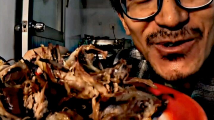 Hemat di tempat yang perlu, boros di tempat yang perlu