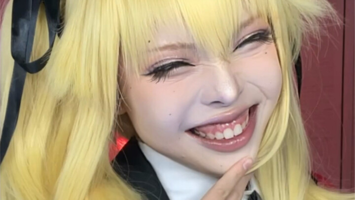 Yang aku pegang ini cuma kartu acak, dasar bodoh!