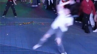 当随舞终于放到我担的solo时：