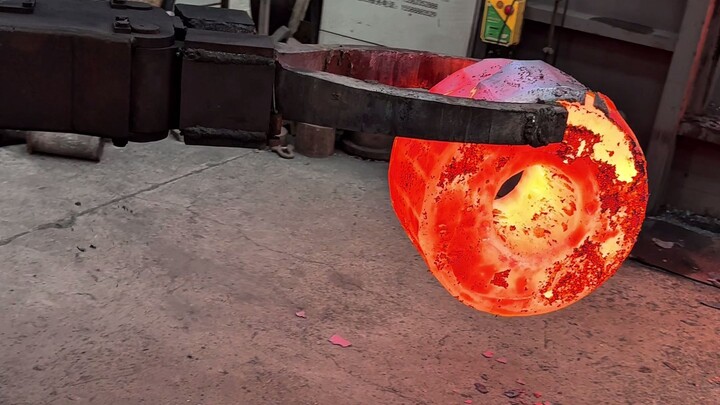 Inside the forging factory Watch This Massive Cylinder Take Shape From pneumatic forging hammer