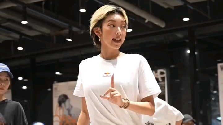Perbedaan alur pria dan wanita di kelas hiphop Kyoka