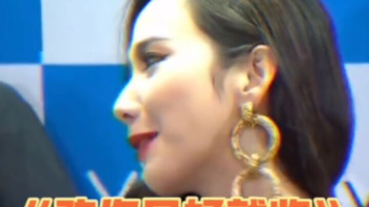 【aump】Bà Sa Sở trông như Medusa giữa nhân gian, nhưng thực ra nhan sắc ấy là đổi lấy sự hài hước gấp