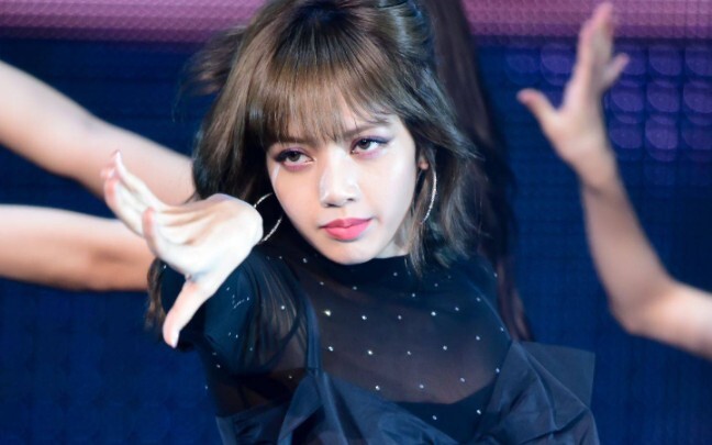 [BLACKPINK/LISA] Bintang Terang di antara Bintang!